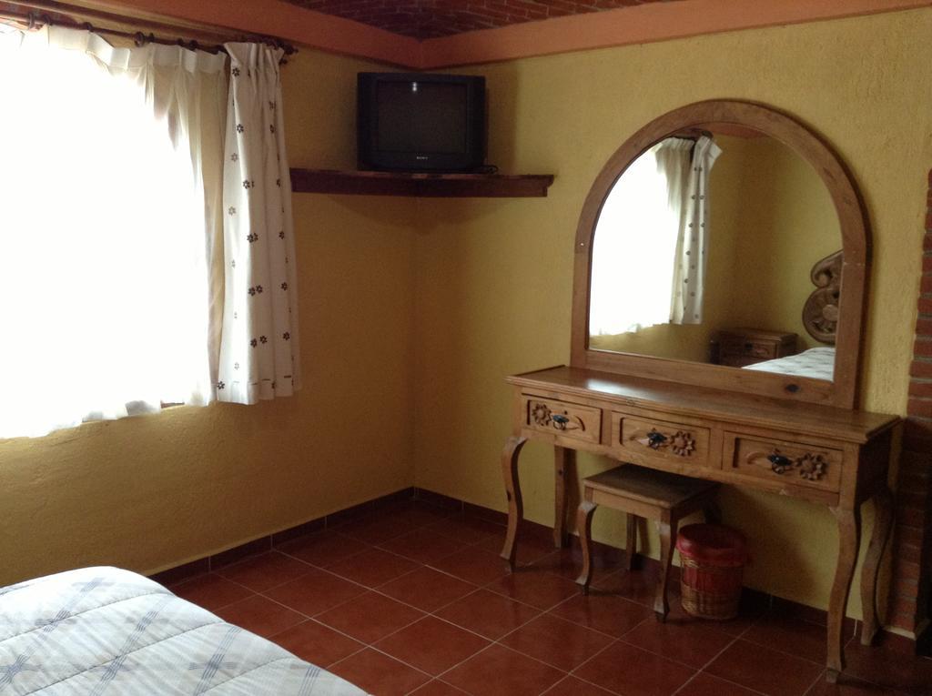 Hotel La Herradura Tecozautla Room photo